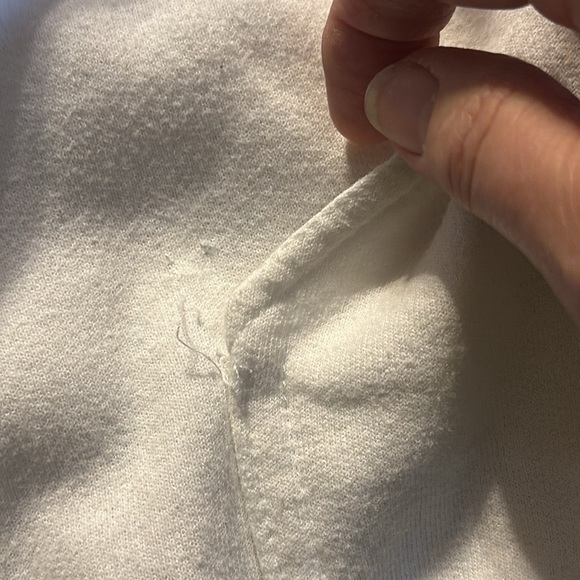 EUC Gildan long sleeve Hoodie. Size Large. - Picture 11 of 11